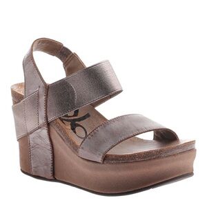 OTBT Bushnell wedge sandals pewter